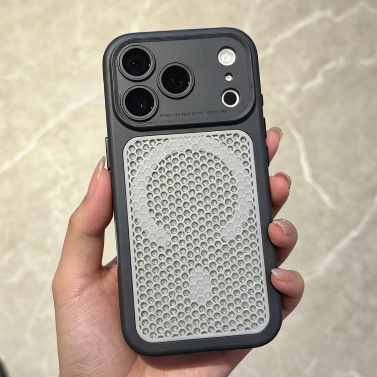 Heat Dissipation Mesh Hole Mag - Heat Dissipation Case のレビューと価格